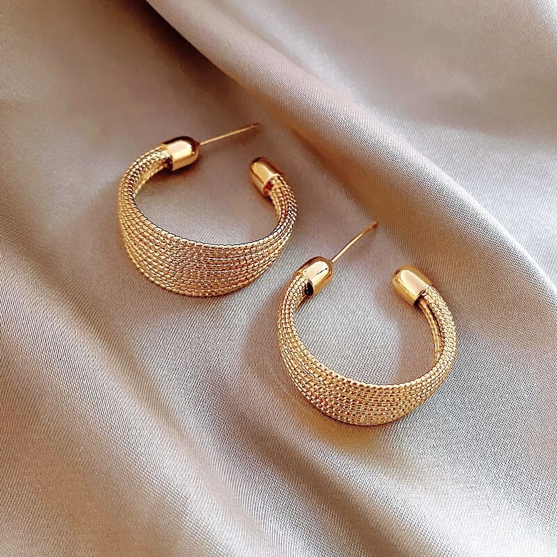Orecchini a cerchio a forma di C rotondi in metallo spazzolato moda orecchini Vintage a cerchio per donna