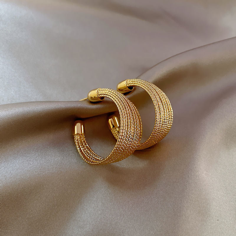Orecchini a cerchio a forma di C rotondi in metallo spazzolato moda orecchini Vintage a cerchio per donna